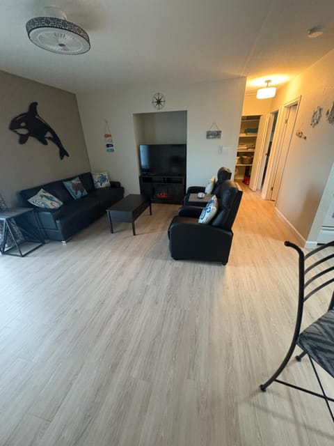 Jaspers Seaside Resort complex, Country House in Vancouver Island