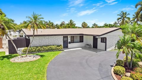 Waterfront Villa House in Pompano Beach