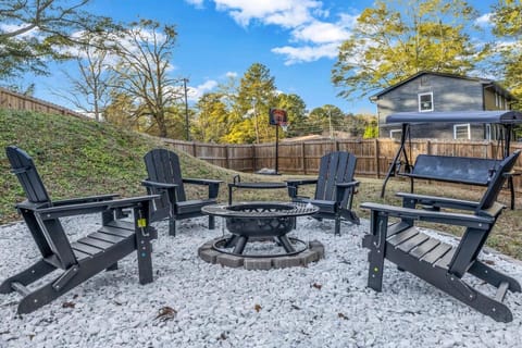 Luxury 4BR Beverly Hills Style Home with Firepit House in Atlanta
