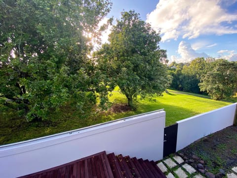 Designer 6BR Home Backyard Direct Park Access House in Auckland