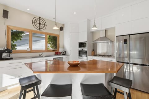 Poets View - 3 Bedroom House House in Tasmania