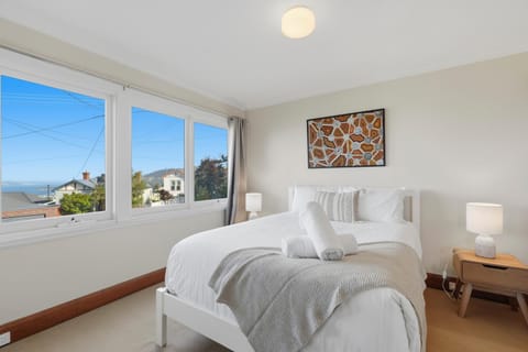 Poets View - 3 Bedroom House House in Tasmania