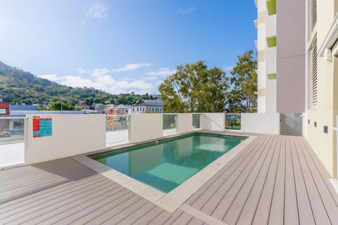 Day, Natural landscape, Mountain view, Pool view, Swimming pool, sunbed