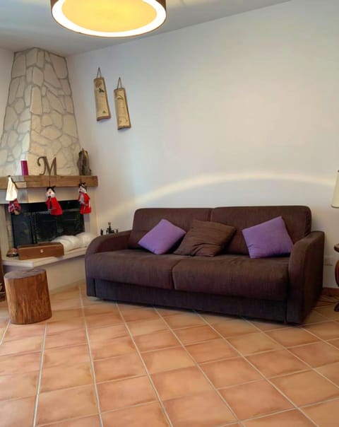 Living room, fireplace