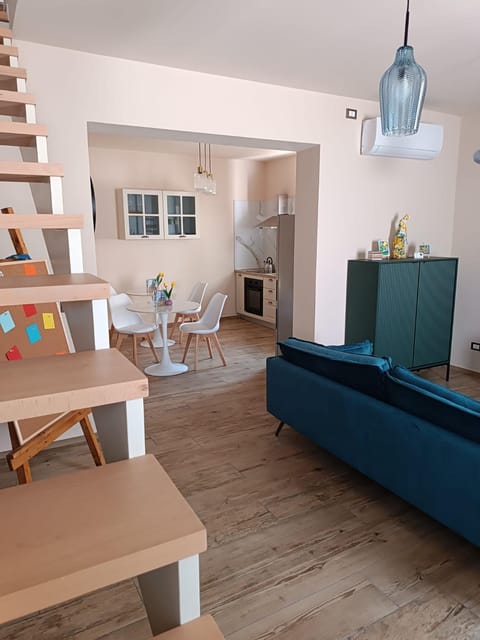Kitchen or kitchenette, Living room, Seating area