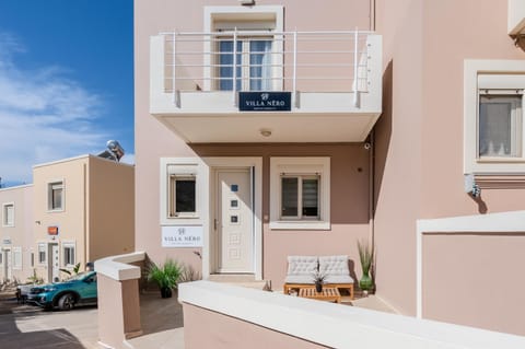 Property building, Day, Neighbourhood, View (from property/room), Balcony/Terrace, Street view