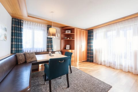 Boutique Hotel Murmeli - Ski in & Ski out Hotel in Lech