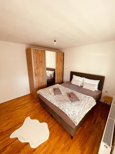 Bed, Photo of the whole room, Bedroom, towels, wardrobe