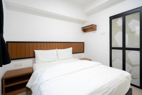 Bed, Photo of the whole room, Bedroom, air conditioner