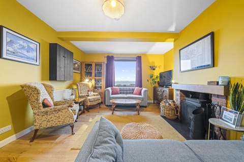 Communal lounge/ TV room, Living room