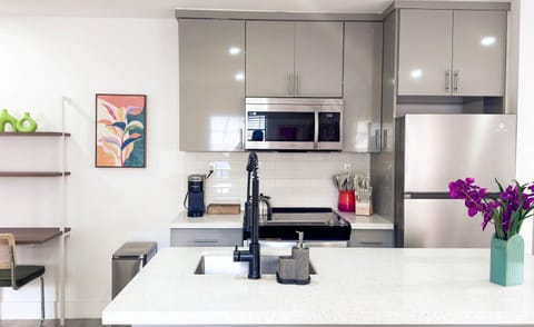 Cloud Nine - Wilton Drive Jacuzzi Backyard Apartment in Wilton Manors