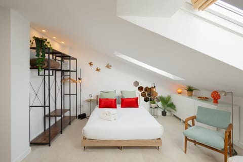 Bed, Bedroom
