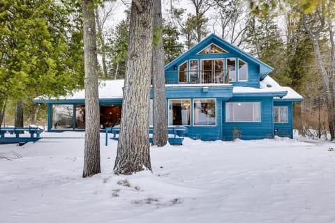 about 4,000 Sq Ft Cabin on Glen Lake Deck and Views! Cabin in Glen Lake