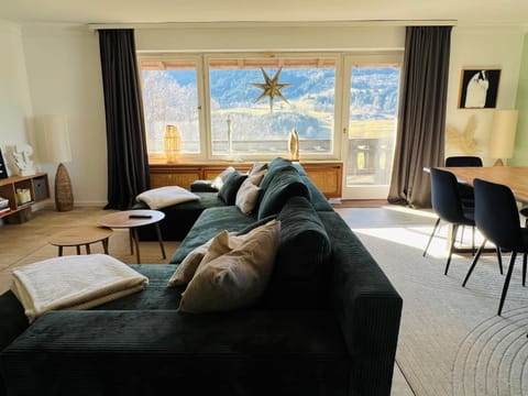 Balcony/Terrace, Seating area, Mountain view