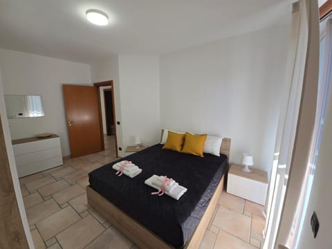 Bed, Photo of the whole room, Bedroom, towels, wardrobe