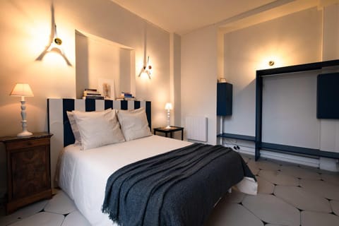 Souplex Design & Spacieux 7 pers Montmartre Apartment in Paris