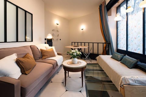 Souplex Design & Spacieux 7 pers Montmartre Apartment in Paris