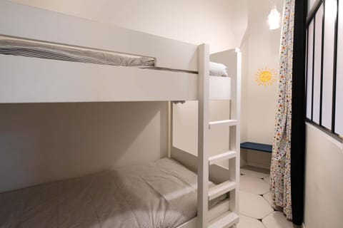 Souplex Design & Spacieux 7 pers Montmartre Apartment in Paris