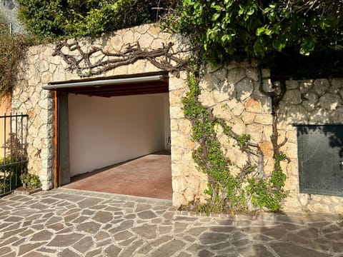 Villa Venezia Garda lake view Jacuzzi Villa in Garda