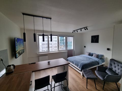 Photo of the whole room, Seating area
