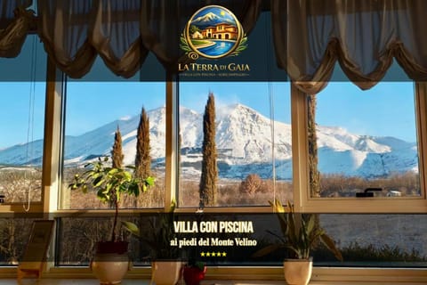 View (from property/room), Landmark view, Landmark view, Mountain view, Mountain view