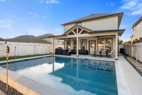 TropiCasa Tulum-Inspired Texas Getaway House in Cypress