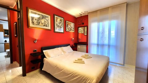 Bed, Balcony/Terrace, Photo of the whole room, Bedroom, wardrobe