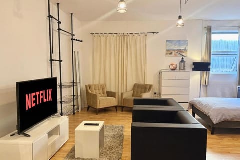 TV and multimedia, Bedroom