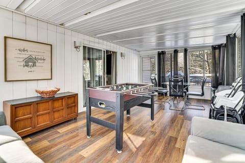 Games, Fire Pit, Hot Tub Pocono Lake Family Home! House in Coolbaugh Township