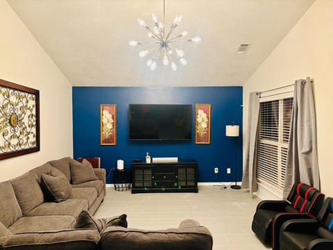 Communal lounge/ TV room, Living room, Evening entertainment