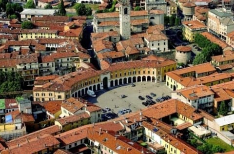 Neighbourhood, Bird's eye view, City view, Landmark view, Location
