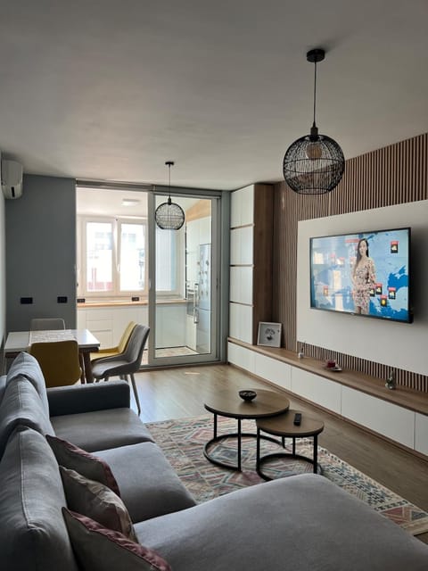 Communal lounge/ TV room, TV and multimedia, Living room, Seating area, Evening entertainment
