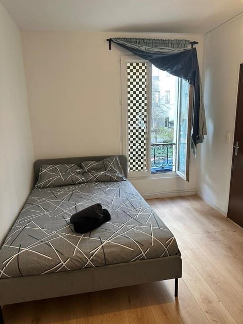 Paris - Metro à 5 minutes Studio ou 2 chambres Apartment in Aubervilliers