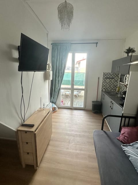 Paris - Metro à 5 minutes Studio ou 2 chambres Apartment in Aubervilliers