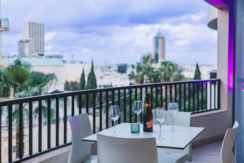 Patio, Day, View (from property/room), Balcony/Terrace, City view, Drinks