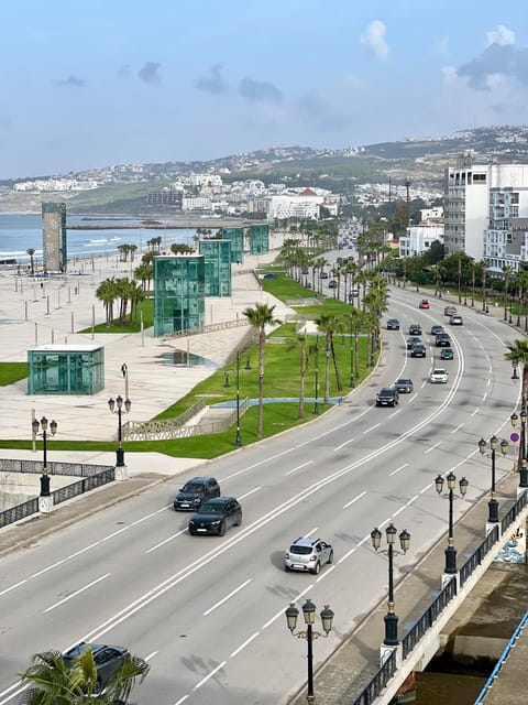 Property building, Day, Neighbourhood, City view, Sea view, Street view, Location