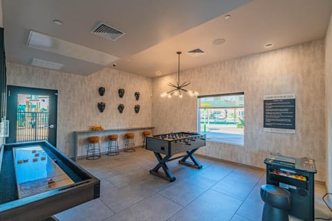 Walk To Stadium with Modern PoolGymParkingWD Apartment in Glendale