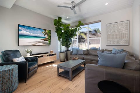 Walk to Beach Luxury Home Walk to Restaurants villa House in Leucadia