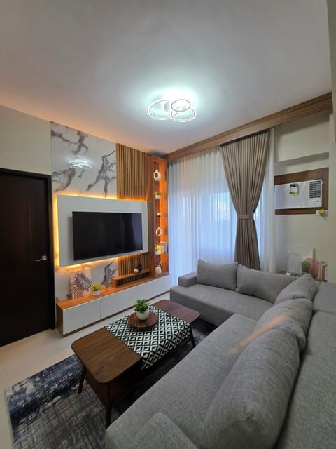 TV and multimedia, Living room, Evening entertainment