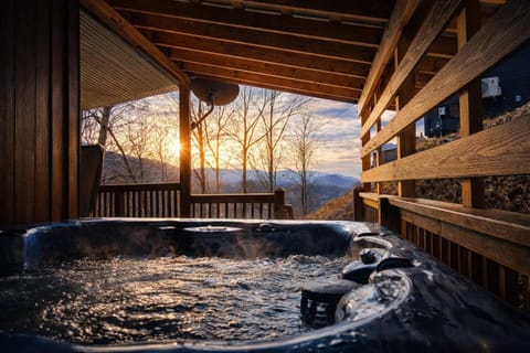 Hot Tub, Mountain view, Sunset