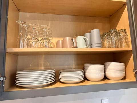 A modern retreat and Gateway to Yosemite House in Merced