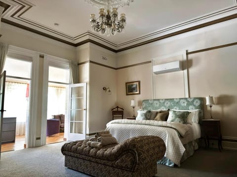 Bed, Bedroom, air conditioner