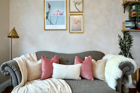 Living room, Decorative detail, Seating area