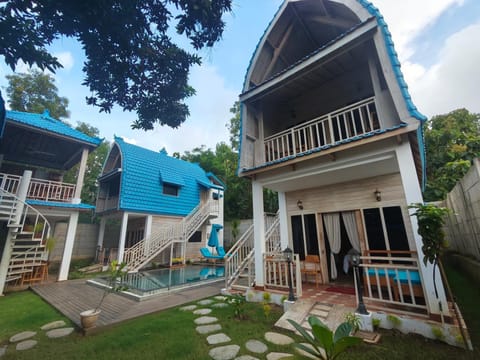 Garden, Swimming pool