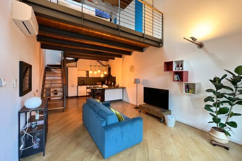 TV and multimedia, Living room, Seating area, Dining area, Evening entertainment