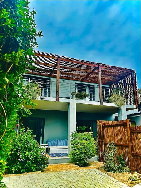 Property building, Garden