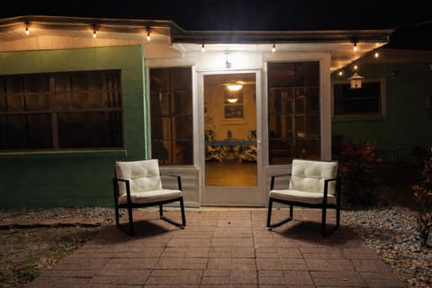 Private suite 3 miles from beach Bed and Breakfast in Bradenton