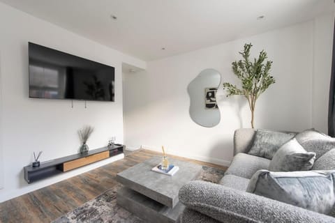 Communal lounge/ TV room, Living room