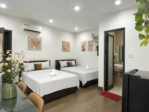 Bed, TV and multimedia, Photo of the whole room, Bedroom, towels, air conditioner