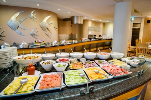 Restaurant/places to eat, Buffet breakfast